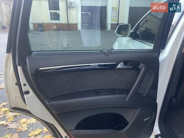 Білий Ауді Ку 7, об'ємом двигуна 2.97 л та пробігом 75 тис. км за 26750 $, фото 24 на Automoto.ua