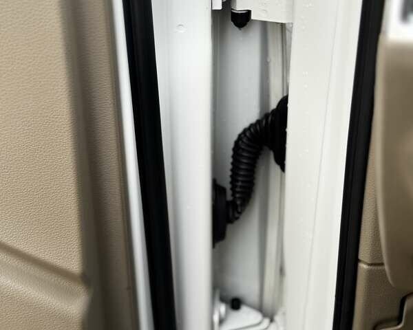 Білий Ауді Ку 7, об'ємом двигуна 3 л та пробігом 255 тис. км за 17500 $, фото 91 на Automoto.ua