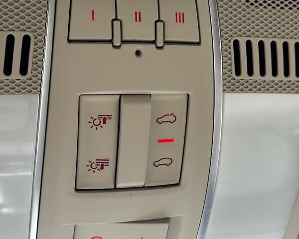 Білий Ауді Ку 7, об'ємом двигуна 3 л та пробігом 255 тис. км за 17500 $, фото 103 на Automoto.ua