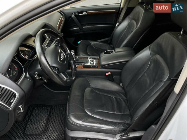 Білий Ауді Ку 7, об'ємом двигуна 3 л та пробігом 193 тис. км за 14300 $, фото 15 на Automoto.ua