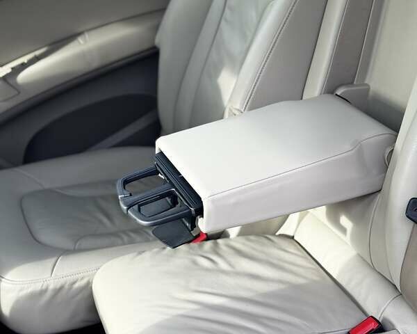 Білий Ауді Ку 7, об'ємом двигуна 3 л та пробігом 255 тис. км за 17500 $, фото 89 на Automoto.ua