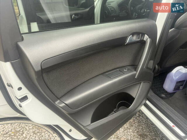 Білий Ауді Ку 7, об'ємом двигуна 3 л та пробігом 225 тис. км за 15000 $, фото 17 на Automoto.ua