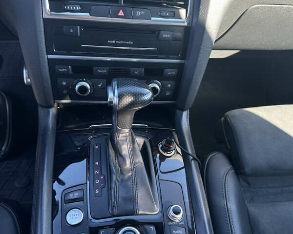 Білий Ауді Ку 7, об'ємом двигуна 4.13 л та пробігом 225 тис. км за 26500 $, фото 15 на Automoto.ua