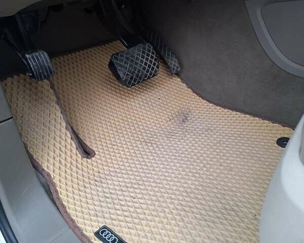 Белый Ауди Ку 7, объемом двигателя 3 л и пробегом 228 тыс. км за 15500 $, фото 35 на Automoto.ua