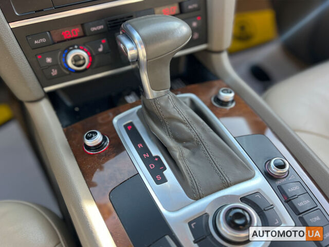 Белый Ауди Ку 7, объемом двигателя 3 л и пробегом 170 тыс. км за 18700 $, фото 12 на Automoto.ua