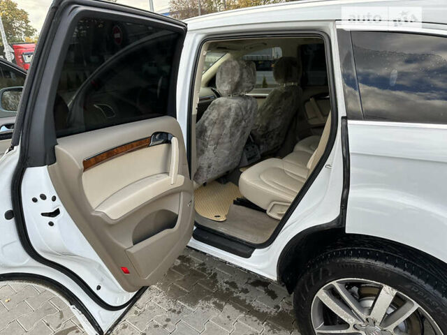 Белый Ауди Ку 7, объемом двигателя 3 л и пробегом 150 тыс. км за 14000 $, фото 19 на Automoto.ua