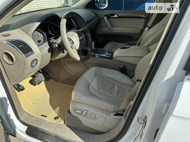 Белый Ауди Ку 7, объемом двигателя 3 л и пробегом 150 тыс. км за 14000 $, фото 24 на Automoto.ua