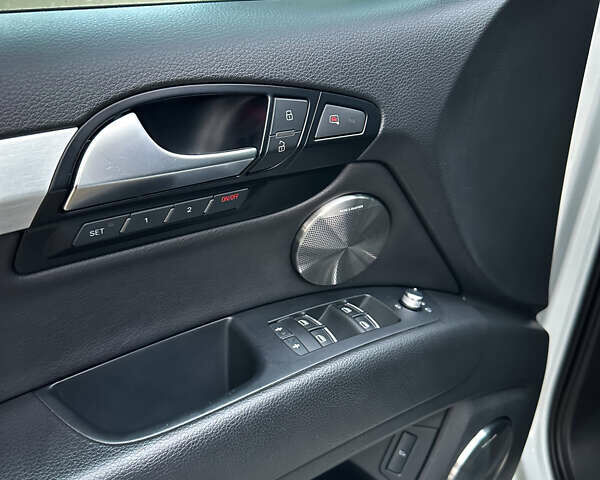 Белый Ауди Ку 7, объемом двигателя 3 л и пробегом 285 тыс. км за 17500 $, фото 52 на Automoto.ua