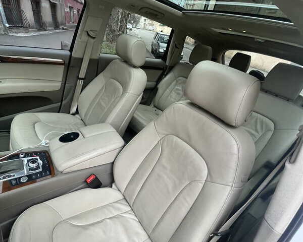 Белый Ауди Ку 7, объемом двигателя 3 л и пробегом 181 тыс. км за 18500 $, фото 26 на Automoto.ua