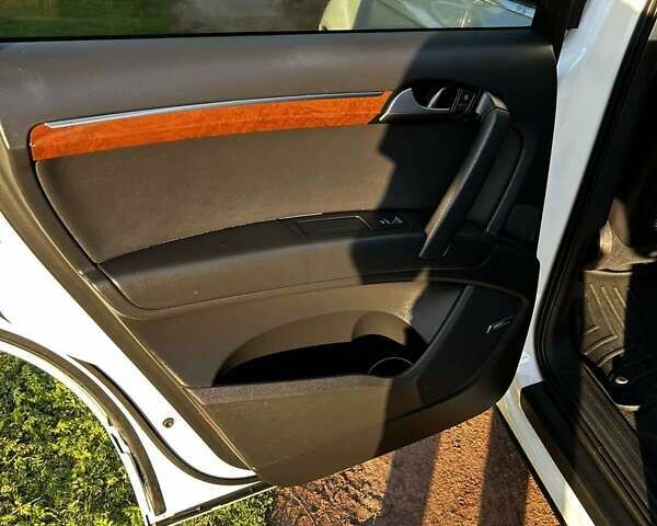 Белый Ауди Ку 7, объемом двигателя 2.97 л и пробегом 330 тыс. км за 17200 $, фото 31 на Automoto.ua