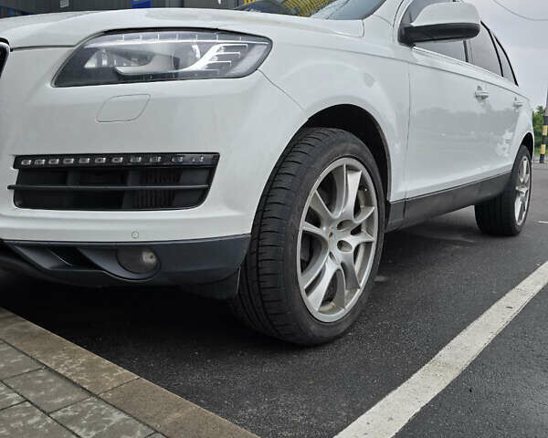Ауди Ку 7 2013 в Киеве на Automoto.ua Белый Ауди Ку 7, объемом двигателя 2.97 л и пробегом 274 тыс. км за 18000 $, фото 7 на Automoto.ua