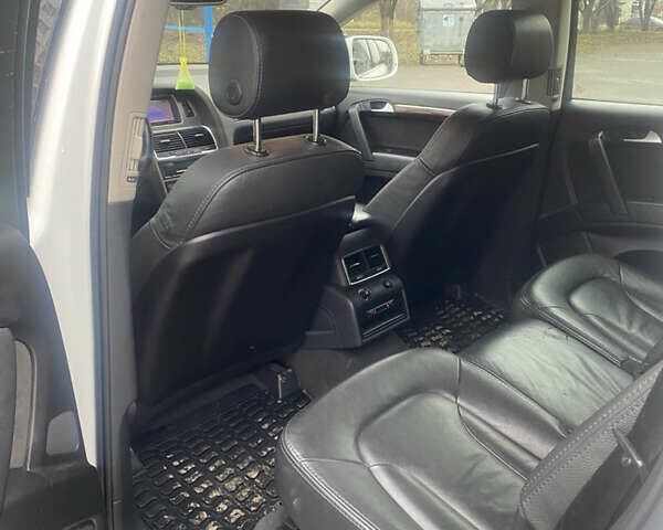 Белый Ауди Ку 7, объемом двигателя 2.97 л и пробегом 221 тыс. км за 17999 $, фото 8 на Automoto.ua