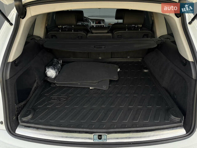 Білий Ауді Ку 7, об'ємом двигуна 2.97 л та пробігом 250 тис. км за 21500 $, фото 28 на Automoto.ua