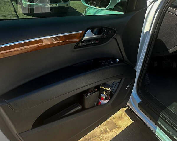 Белый Ауди Ку 7, объемом двигателя 3 л и пробегом 206 тыс. км за 16000 $, фото 12 на Automoto.ua