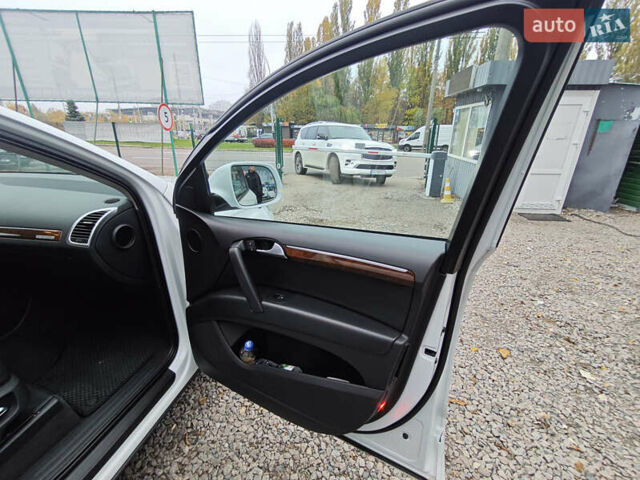 Ауди Ку 7 2013 в Киеве на Automoto.ua Белый Ауди Ку 7, объемом двигателя 2.97 л и пробегом 204 тыс. км за 19500 $, фото 17 на Automoto.ua