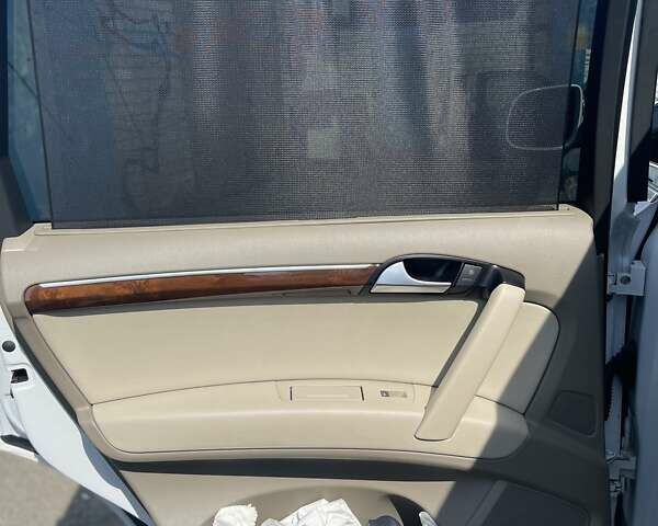 Белый Ауди Ку 7, объемом двигателя 2.97 л и пробегом 230 тыс. км за 19500 $, фото 14 на Automoto.ua