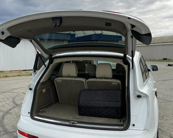 Ауди Ку 7 2013 в Луцке на Automoto.ua Белый Ауди Ку 7, объемом двигателя 2.97 л и пробегом 226 тыс. км за 18999 $, фото 22 на Automoto.ua