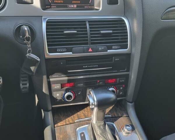 Білий Ауді Ку 7, об'ємом двигуна 2.97 л та пробігом 300 тис. км за 15500 $, фото 22 на Automoto.ua