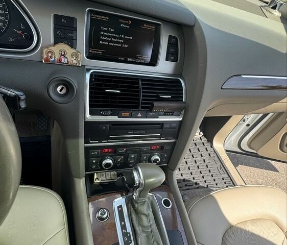 Білий Ауді Ку 7, об'ємом двигуна 3 л та пробігом 246 тис. км за 18200 $, фото 12 на Automoto.ua