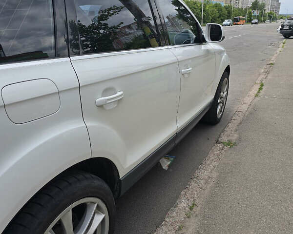 Ауди Ку 7 2013 в Киеве на Automoto.ua Белый Ауди Ку 7, объемом двигателя 2.97 л и пробегом 274 тыс. км за 18000 $, фото 9 на Automoto.ua
