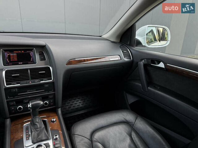Білий Ауді Ку 7, об'ємом двигуна 2.97 л та пробігом 250 тис. км за 21500 $, фото 19 на Automoto.ua