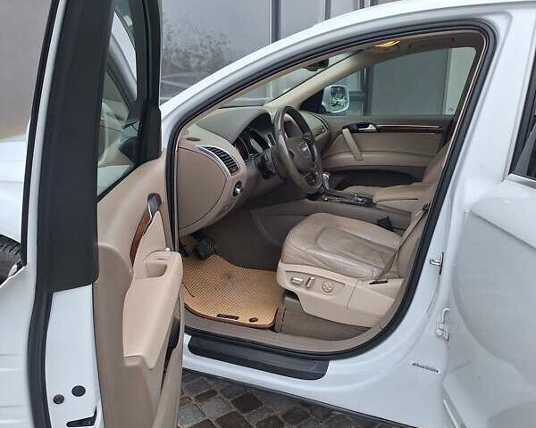 Белый Ауди Ку 7, объемом двигателя 3 л и пробегом 228 тыс. км за 15500 $, фото 30 на Automoto.ua
