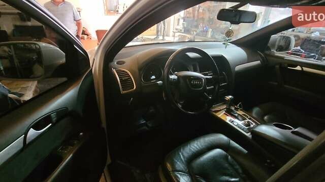 Белый Ауди Ку 7, объемом двигателя 2.97 л и пробегом 252 тыс. км за 24000 $, фото 8 на Automoto.ua