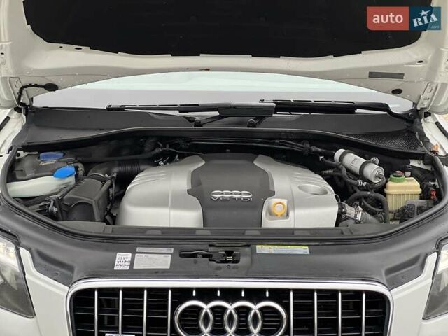 Белый Ауди Ку 7, объемом двигателя 2.97 л и пробегом 238 тыс. км за 17000 $, фото 24 на Automoto.ua