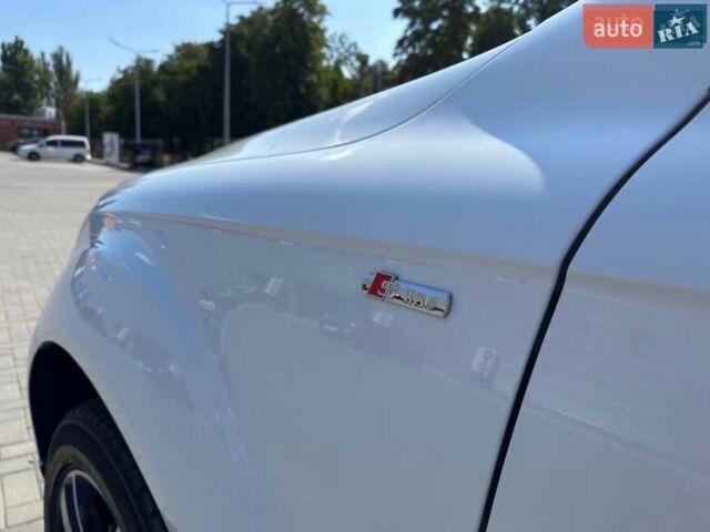 Белый Ауди Ку 7, объемом двигателя 2.97 л и пробегом 320 тыс. км за 17500 $, фото 21 на Automoto.ua