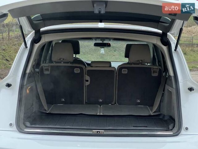 Белый Ауди Ку 7, объемом двигателя 2.97 л и пробегом 238 тыс. км за 17000 $, фото 20 на Automoto.ua