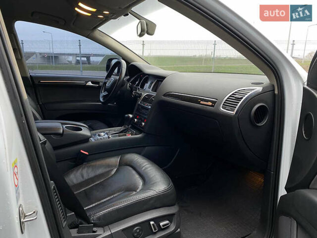 Білий Ауді Ку 7, об'ємом двигуна 2.97 л та пробігом 196 тис. км за 16900 $, фото 18 на Automoto.ua