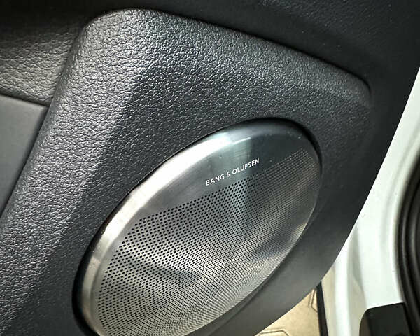 Белый Ауди Ку 7, объемом двигателя 3 л и пробегом 285 тыс. км за 17500 $, фото 53 на Automoto.ua