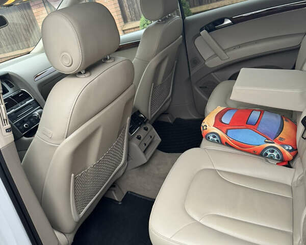 Білий Ауді Ку 7, об'ємом двигуна 2.97 л та пробігом 124 тис. км за 22900 $, фото 8 на Automoto.ua