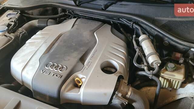 Белый Ауди Ку 7, объемом двигателя 2.97 л и пробегом 252 тыс. км за 24000 $, фото 12 на Automoto.ua