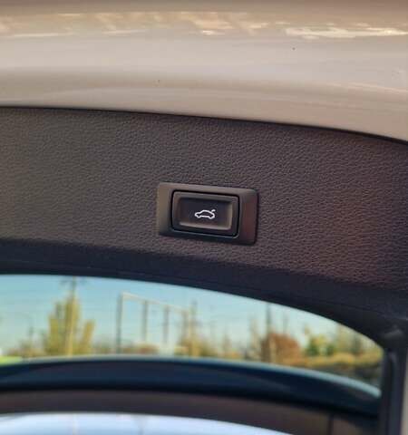 Білий Ауді Ку 7, об'ємом двигуна 2.97 л та пробігом 318 тис. км за 18000 $, фото 11 на Automoto.ua