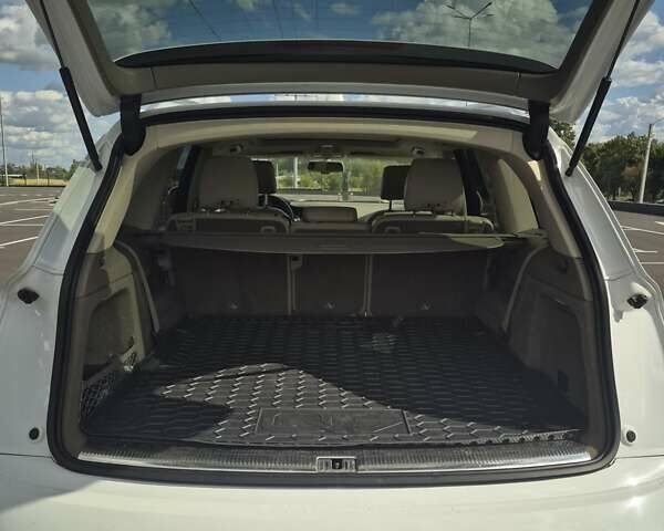 Ауді Ку 7 2014 у Чернігові на Automoto.ua Білий Ауді Ку 7, об'ємом двигуна 3 л та пробігом 185 тис. км за 18300 $, фото 10 на Automoto.ua