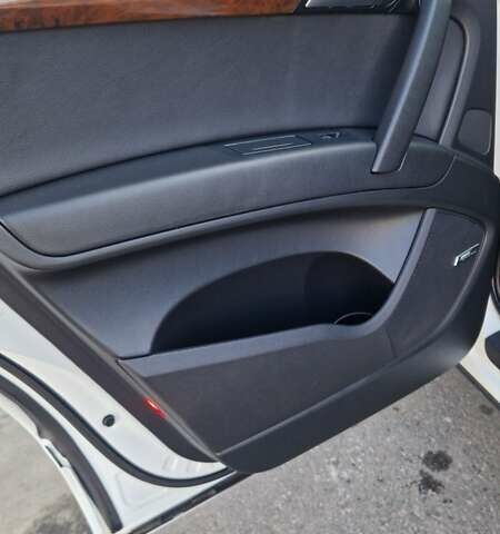 Білий Ауді Ку 7, об'ємом двигуна 2.97 л та пробігом 318 тис. км за 18000 $, фото 24 на Automoto.ua