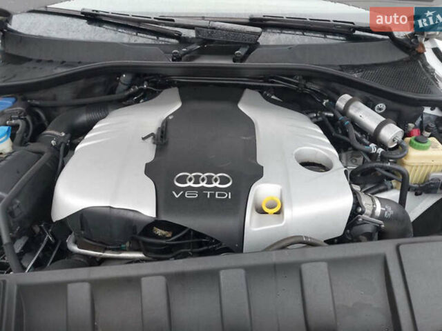 Белый Ауди Ку 7, объемом двигателя 2.97 л и пробегом 114 тыс. км за 15100 $, фото 7 на Automoto.ua