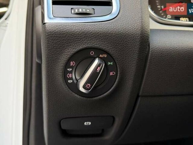 Білий Ауді Ку 7, об'ємом двигуна 3 л та пробігом 164 тис. км за 16990 $, фото 12 на Automoto.ua