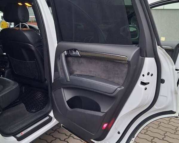 Білий Ауді Ку 7, об'ємом двигуна 2.97 л та пробігом 250 тис. км за 26800 $, фото 32 на Automoto.ua