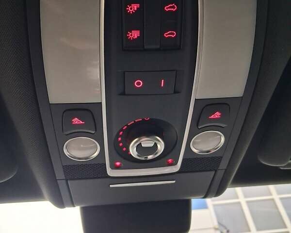 Білий Ауді Ку 7, об'ємом двигуна 2.97 л та пробігом 250 тис. км за 26800 $, фото 71 на Automoto.ua