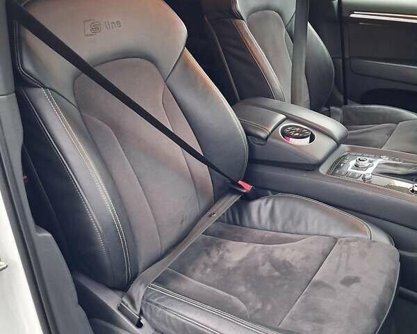 Білий Ауді Ку 7, об'ємом двигуна 2.97 л та пробігом 250 тис. км за 26800 $, фото 31 на Automoto.ua