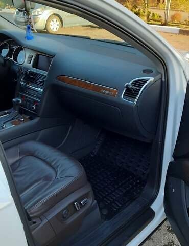 Ауди Ку 7 2014 в Запорожье на Automoto.ua Белый Ауди Ку 7, объемом двигателя 3 л и пробегом 247 тыс. км за 17500 $, фото 8 на Automoto.ua