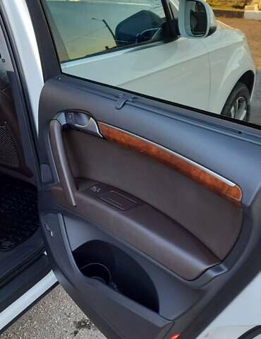 Ауди Ку 7 2014 в Запорожье на Automoto.ua Белый Ауди Ку 7, объемом двигателя 3 л и пробегом 247 тыс. км за 17500 $, фото 7 на Automoto.ua