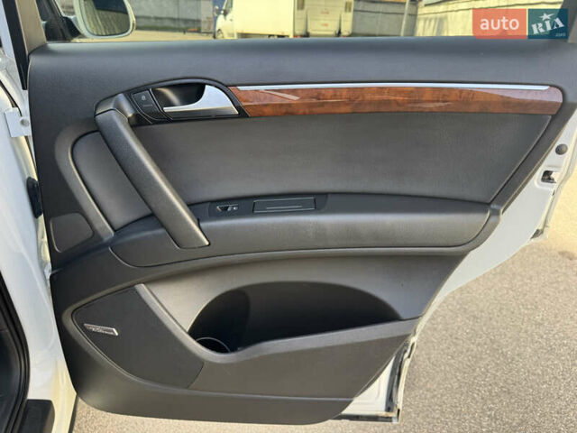 Белый Ауди Ку 7, объемом двигателя 3 л и пробегом 157 тыс. км за 15500 $, фото 20 на Automoto.ua