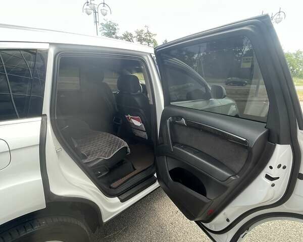 Белый Ауди Ку 7, объемом двигателя 3 л и пробегом 284 тыс. км за 27500 $, фото 8 на Automoto.ua