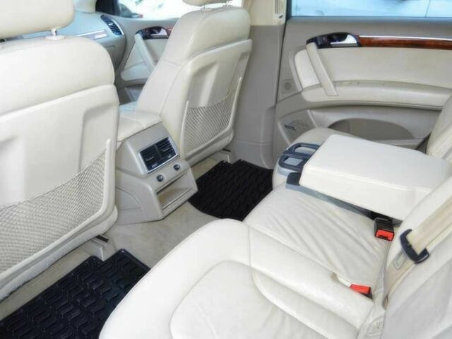 Белый Ауди Ку 7, объемом двигателя 3 л и пробегом 83 тыс. км за 7000 $, фото 11 на Automoto.ua