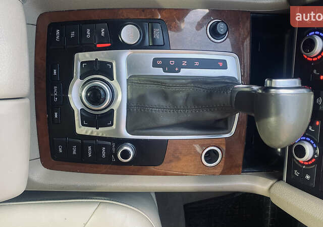Белый Ауди Ку 7, объемом двигателя 3 л и пробегом 170 тыс. км за 17500 $, фото 13 на Automoto.ua