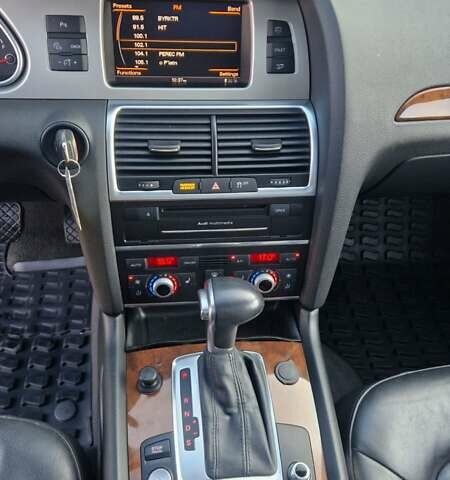 Білий Ауді Ку 7, об'ємом двигуна 2.97 л та пробігом 318 тис. км за 18000 $, фото 14 на Automoto.ua