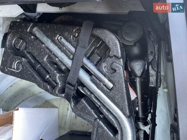 Белый Ауди Ку 7, объемом двигателя 2.97 л и пробегом 333 тыс. км за 16500 $, фото 66 на Automoto.ua